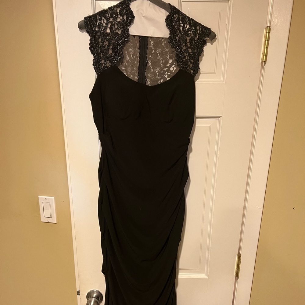Black cachet brands evening dress sleeveless